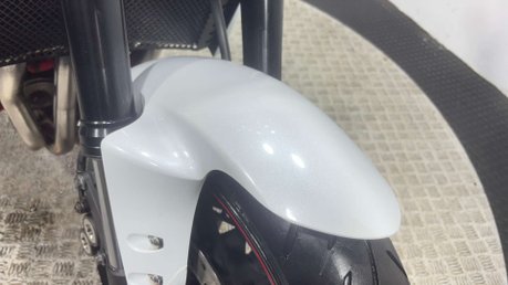 Yamaha FZ1 FAZER 2011 ONLY 19K VERY CLEAN 1000CC NAKED MOT SERVICED 17