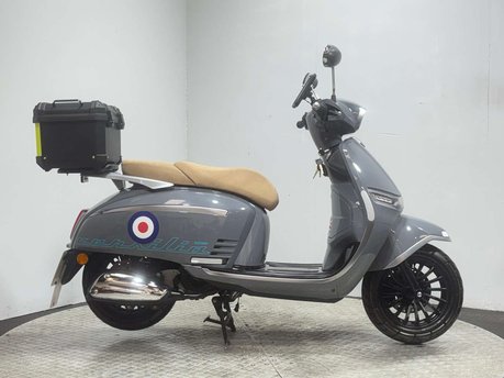 Keeway Versilia 2023 ONLY 2K 125CC SCOOTER NEW MOT WARRANTY