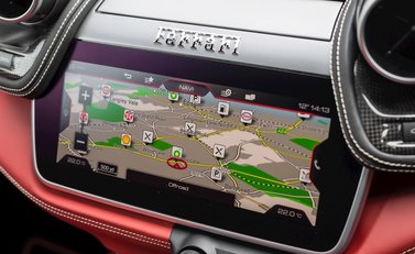 Ferrari GTC4 Lusso T 19