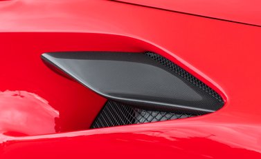 Ferrari F8 Tributo Spider 28