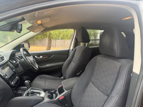 Nissan Qashqai 1.2 DIG-T N-Connecta SUV 5dr Petrol XTRON Euro 6 (s/s) (115 ps) FSH & 2X OR 22