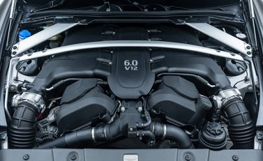 Aston Martin V12 Vantage S ROADSTER 43