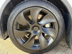 Tesla Model Y SUV 5dr Electric Auto RWD (346 ps) 18