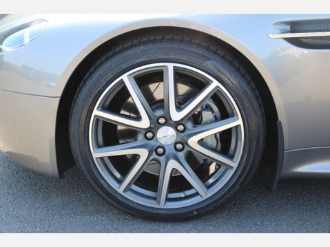 Aston Martin Vantage V8 27