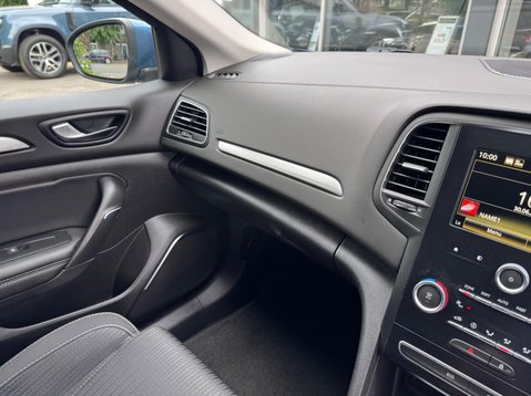 Renault Megane ICONIC TCE 14