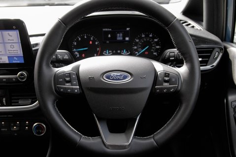 Ford Fiesta TITANIUM 20