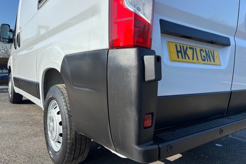 Peugeot Boxer 333 L1 H1 120 ps BlueHdi Professional - Sat Nav & Air Con 22
