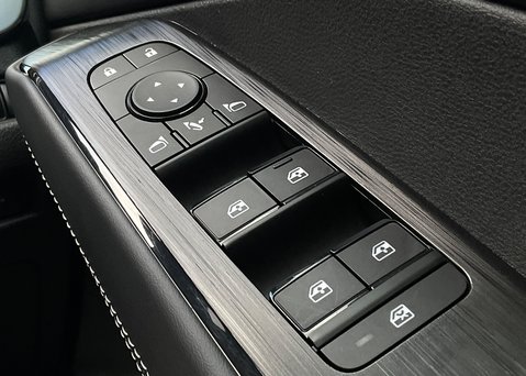 Nissan Qashqai DIG-T N-CONNECTA MHEV 24