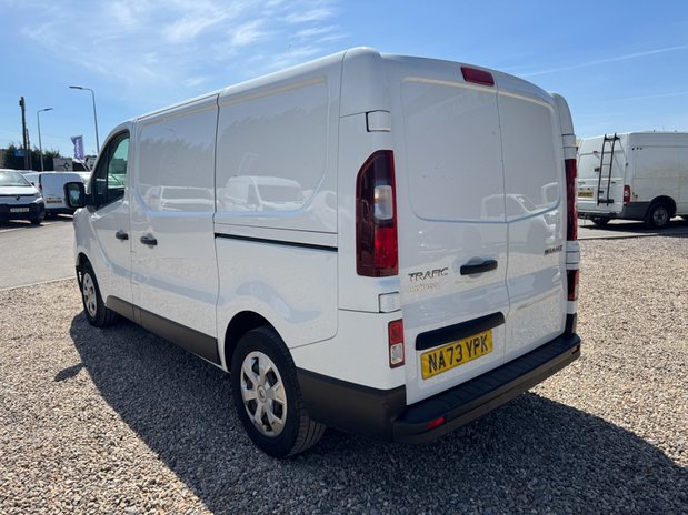 Renault Trafic AUTO SWB L1H1 Low Roof Business SL29 Air Con Sensors EURO 6 10