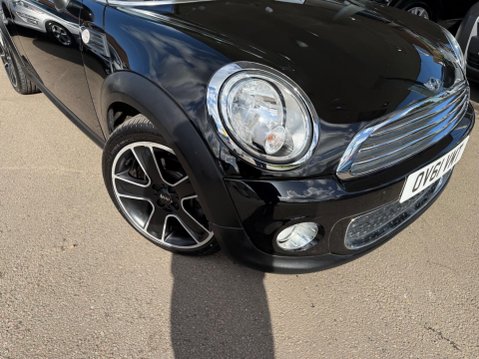 Mini Convertible 2.0 Cooper D Auto Euro 5 2dr 31