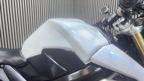 Suzuki GSR750 2011 ONLY 24K SPORTS EXHAUST LONG MOT NAKED BIKE 26