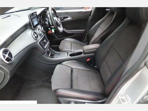 Mercedes-Benz CLA Class 2.1 CLA220d AMG Line Coupe 7G-DCT 4MATIC Euro 6 (s/s) 4dr 3