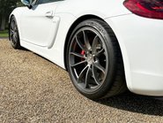 Porsche Cayman GT4 21