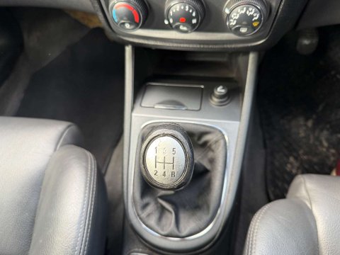 Alfa Romeo 147 1.6 147 Collezione TS 5dr 21