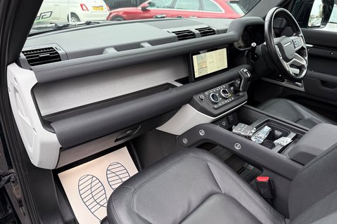 Land Rover Defender 110 110 XS EDITION D250 3.0 LITRE MHEV - BLACK PACK -SIDE STEPS -PAN ROOF  28