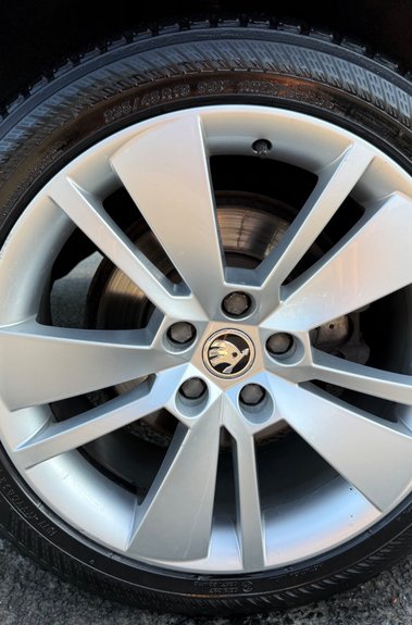 Skoda Superb SE L TSI DSG - FULL SKODA SERVICE HISTORY 