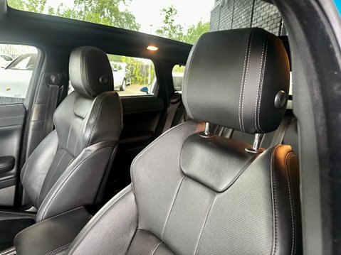 Land Rover Range Rover Evoque 2.0 Si4 Landmark Auto 4WD Euro 6 (s/s) 5dr 26