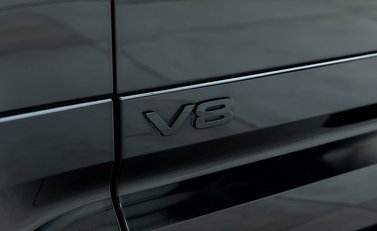 Land Rover Defender 90 V8 P525 Urban 28