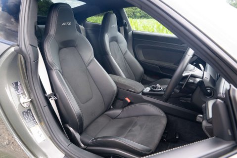 Porsche 911 Carrera GTS PDK 9