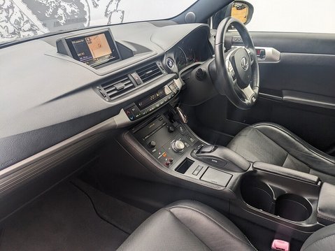 Lexus CT 200H F SPORT 13