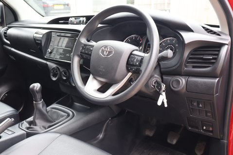 Toyota Hilux 2023 ACTIVE 4WD D-4D S/C only 3000 miles styled by seeker leather seats  12