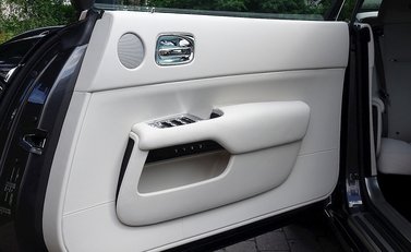 Rolls-Royce Dawn 18