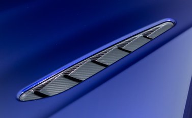 Aston Martin V8 Vantage ROADSTER 32