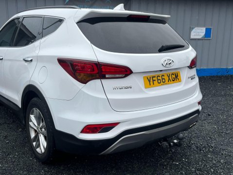 Hyundai SANTA FE 2.2 CRDi Blue Drive Premium 4WD Euro 6 (s/s) 5dr 57