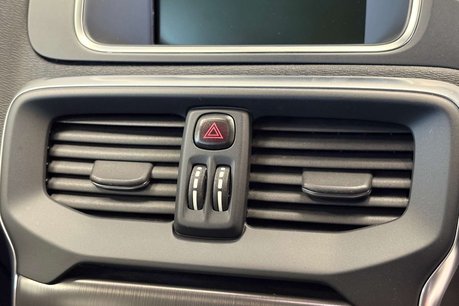 Volvo V40 1.6 T4 SE Lux Nav Hatchback 5dr Petrol Powershift Euro 5 (s/s) (180 ps) 44