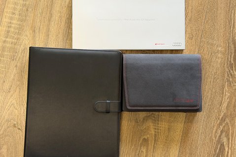 Audi R8 GT QUATTRO V10 SPYDER - 1 OF 33 - BUCKET SEATS -CERAMIC BRAKES 73