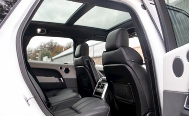 Land Rover Range Rover Sport 3.0 SDV6 HSE Dynamic 16