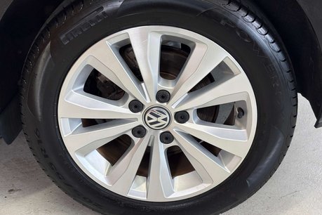Volkswagen Golf 1.2 TSI BlueMotion Tech S Hatchback 5dr Petrol DSG Euro 5 (s/s) (105 ps) 60