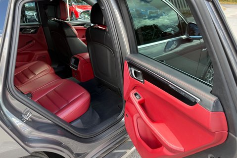 Porsche Macan D S PDK - £14K EXTRAS -AIR SUSPENSION -PDLS+ -BOSE -SIDE SKIRTS -ACC-CAMERA 30