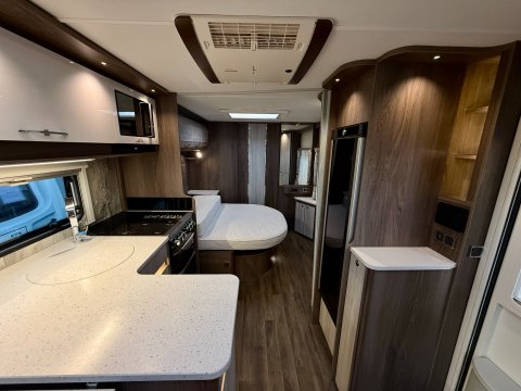 Coachman Lusso 1  23