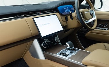 Land Rover Range Rover P440e HSE 16