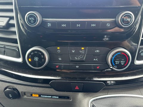 Ford Transit Custom 300 LIMITED P/V ECOBLUE 15