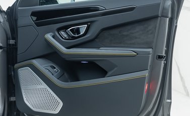 Lamborghini Urus S 27