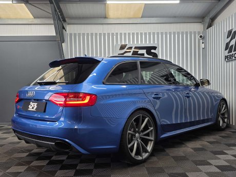 Audi RS4 4.2 FSI V8 Estate 5dr Petrol S Tronic quattro Euro 5 (450 ps) 6