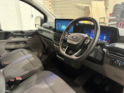 Ford Transit Custom 340 LIMITED ECOBOOST KOMBI 16