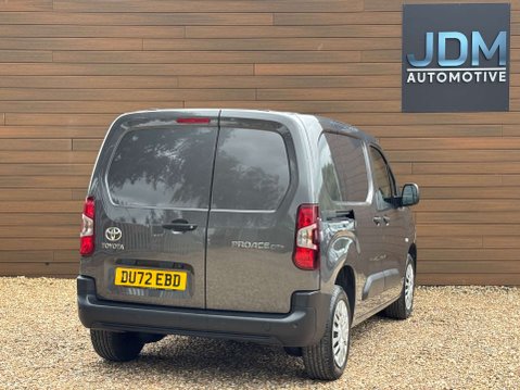 Toyota Proace City 1.5 Proace City Icon 4