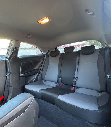 Hyundai i20 MPI SPORT.. £35 ROAD TAX.. SERVICE HISTORY..BLUETOOTH..STUNNING EXAMPLE..  3