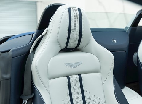 Aston Martin V8 Vantage Roadster 14