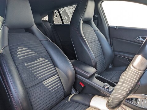 Mercedes-Benz CLA Class CLA 200 D AMG LINE 9