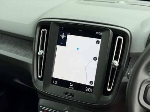 Volvo XC40 1.5 XC40 Momentum Core T2 5dr 36