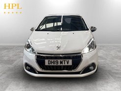 Peugeot 208 1.2 PureTech Signature Hatchback 5dr Petrol Manual Euro 6 (s/s) (82 ps)