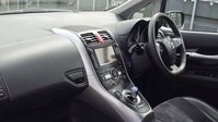 Toyota Auris 1.8 VVT-h T Spirit Hatchback 5dr Petrol Hybrid CVT Euro 5 (s/s) (136 ps) 17
