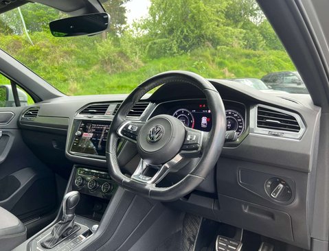 Volkswagen Tiguan 2.0 Tiguan R-Line TDI BlueMotion Technology 4Motion Semi-Auto 4WD 5dr 15