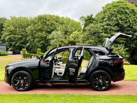 Jaguar F-Pace R-DYNAMIC HSE BLACK 90TH ANNIVERSARY EDITION 21