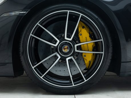 Porsche 911 Turbo S (992) 