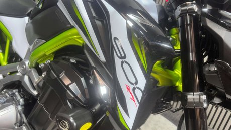 Kawasaki Z900 2019 69 PLATE FULL AKRAPOVIC ONLY 15K STUNNING NAKED BIKE 22